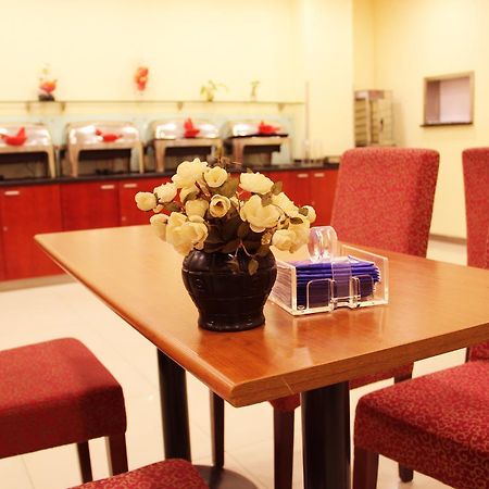 Hanting Hotel Shanghai Zhoupu Buitenkant foto